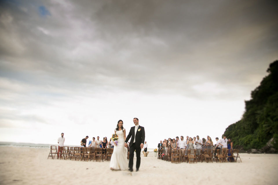COMO CASAR NA PRAIA? DICAS VALIOSAS PARA QUE O SEU CASAMENTO SEJA PERFEITO. COMO CASAR NA PRAIA? DICAS VALIOSAS PARA QUE O SEU CASAMENTO SEJA PERFEITO.